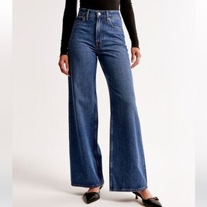 Abercrombie High Rise Wide Leg Jean size 34 short